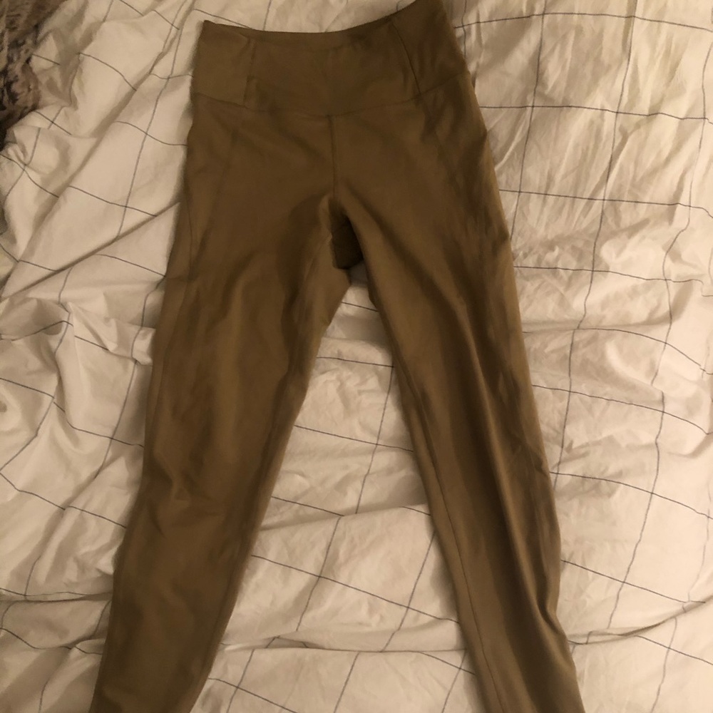 Girlfriend Collective Leggings in Sand Medium
